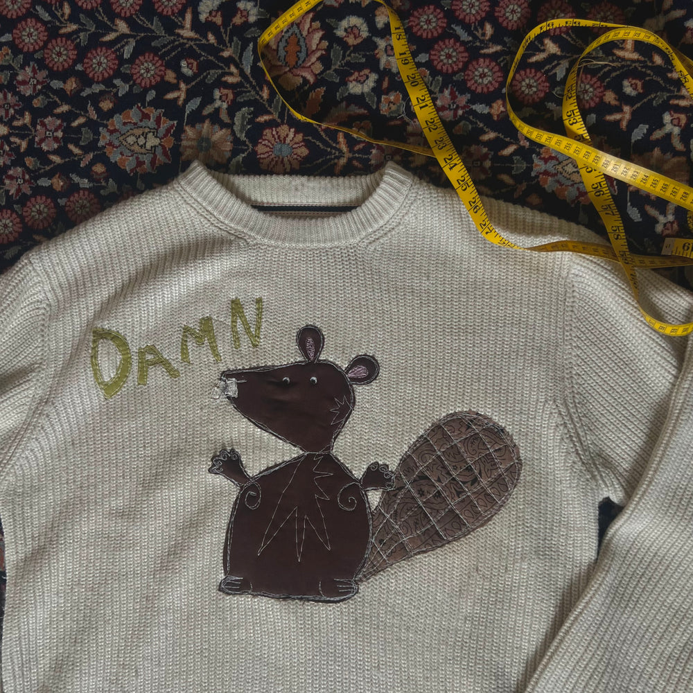 Beaver damn sweater(large)