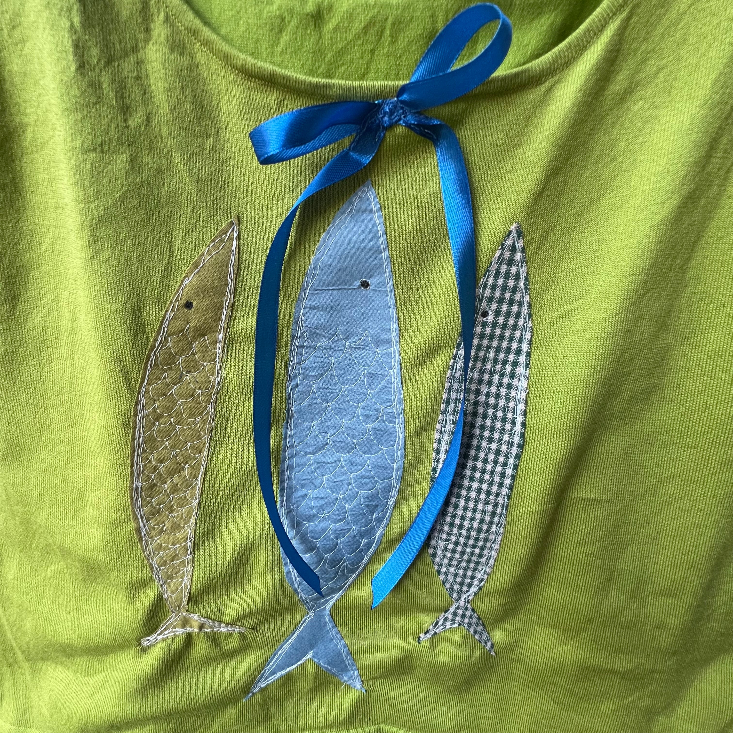 3 fish with a bow tank(large) – Magg's Rags