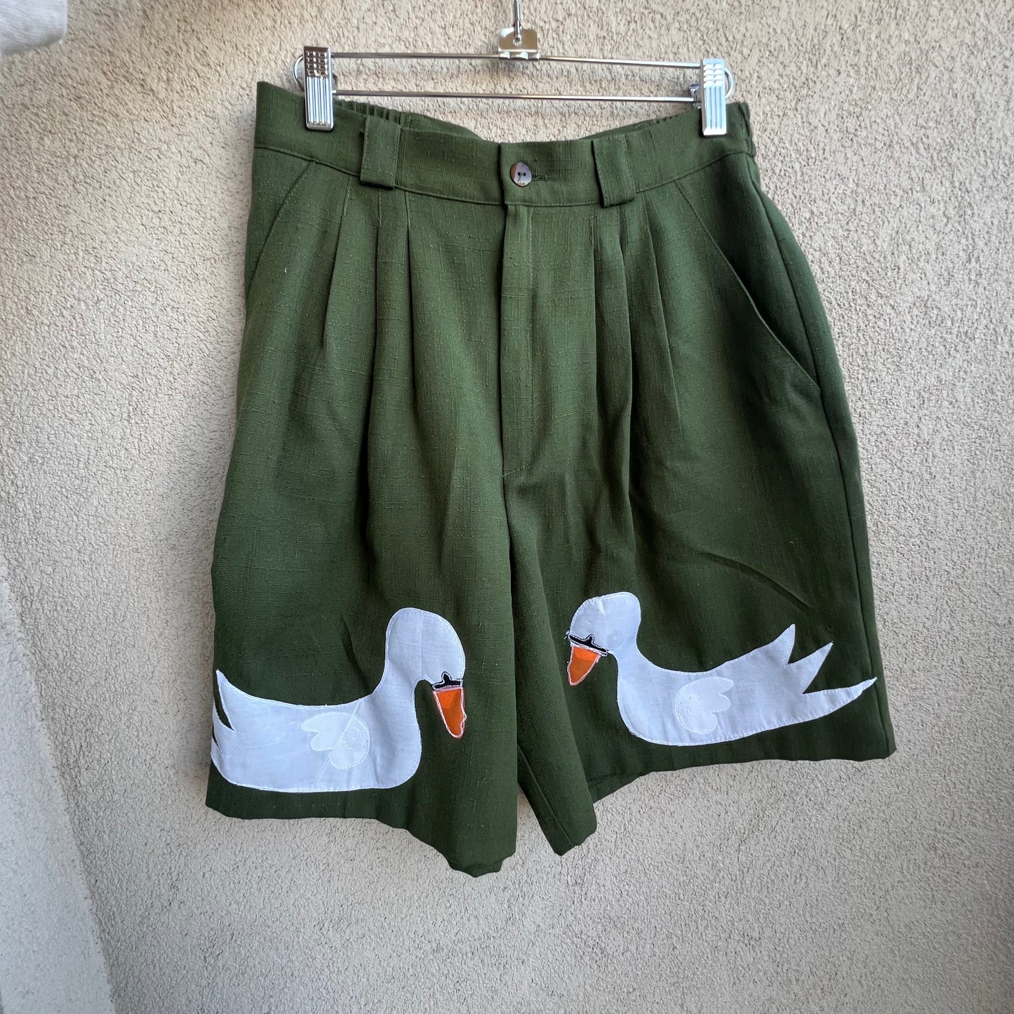 Symmetrical swan shorts(4)