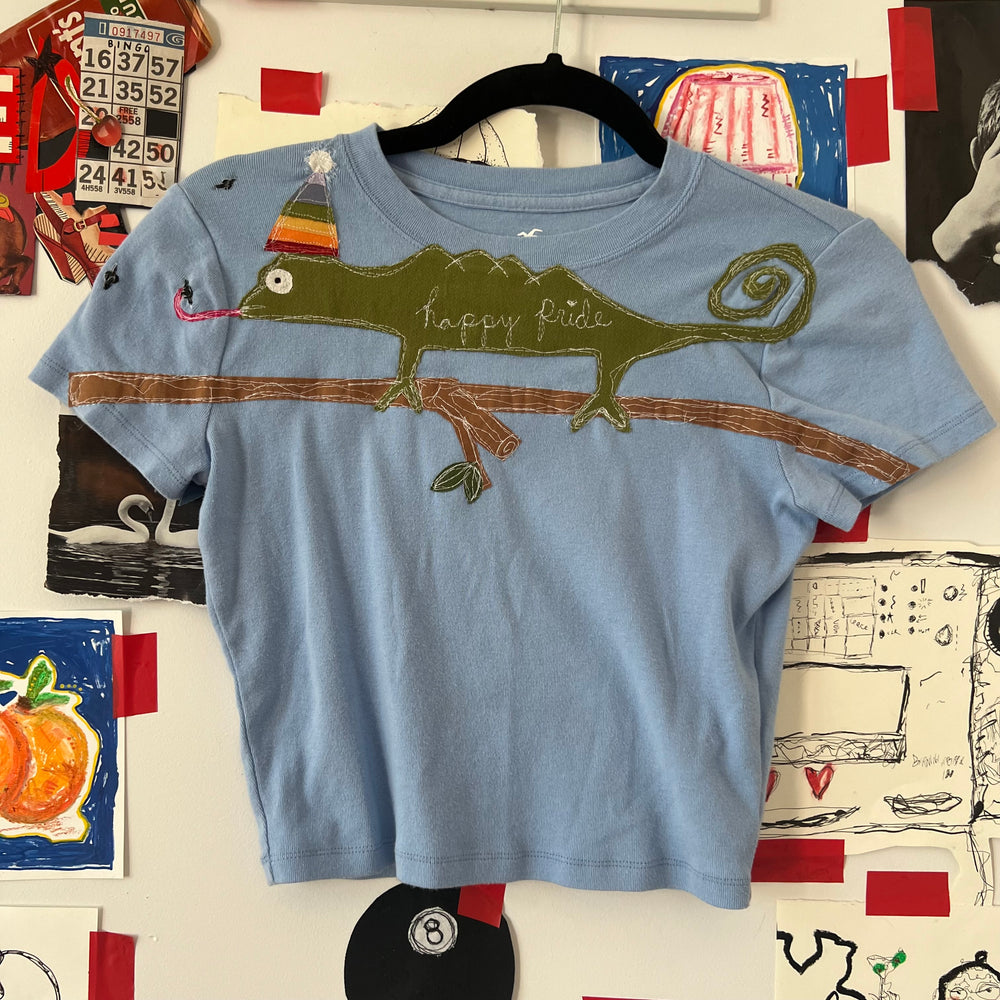 
                      
                        Pride chameleon tee(small)
                      
                    