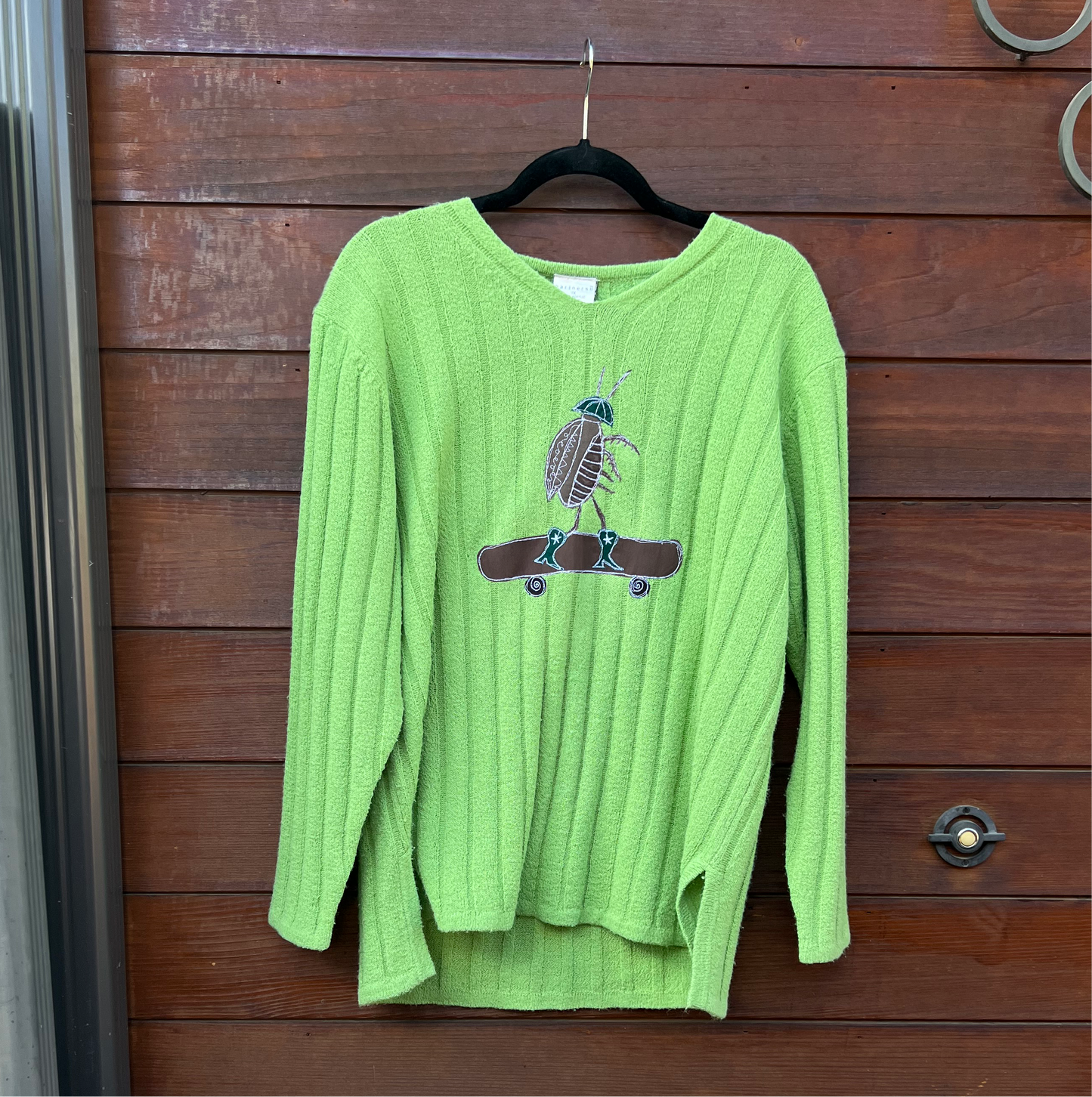 Cockroach on a skateboard sweater(XL)