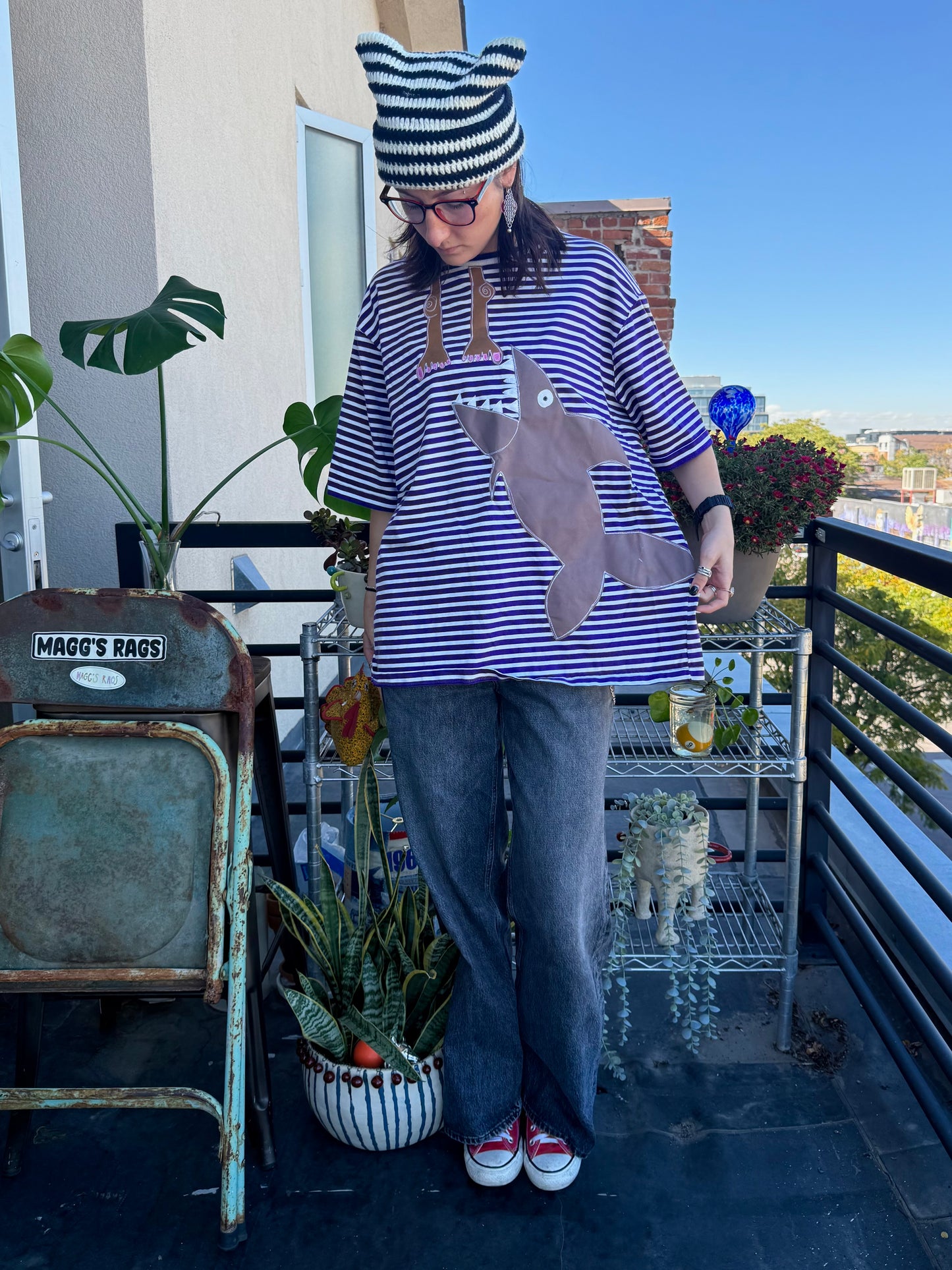 Shark attack striped tee(XL)
