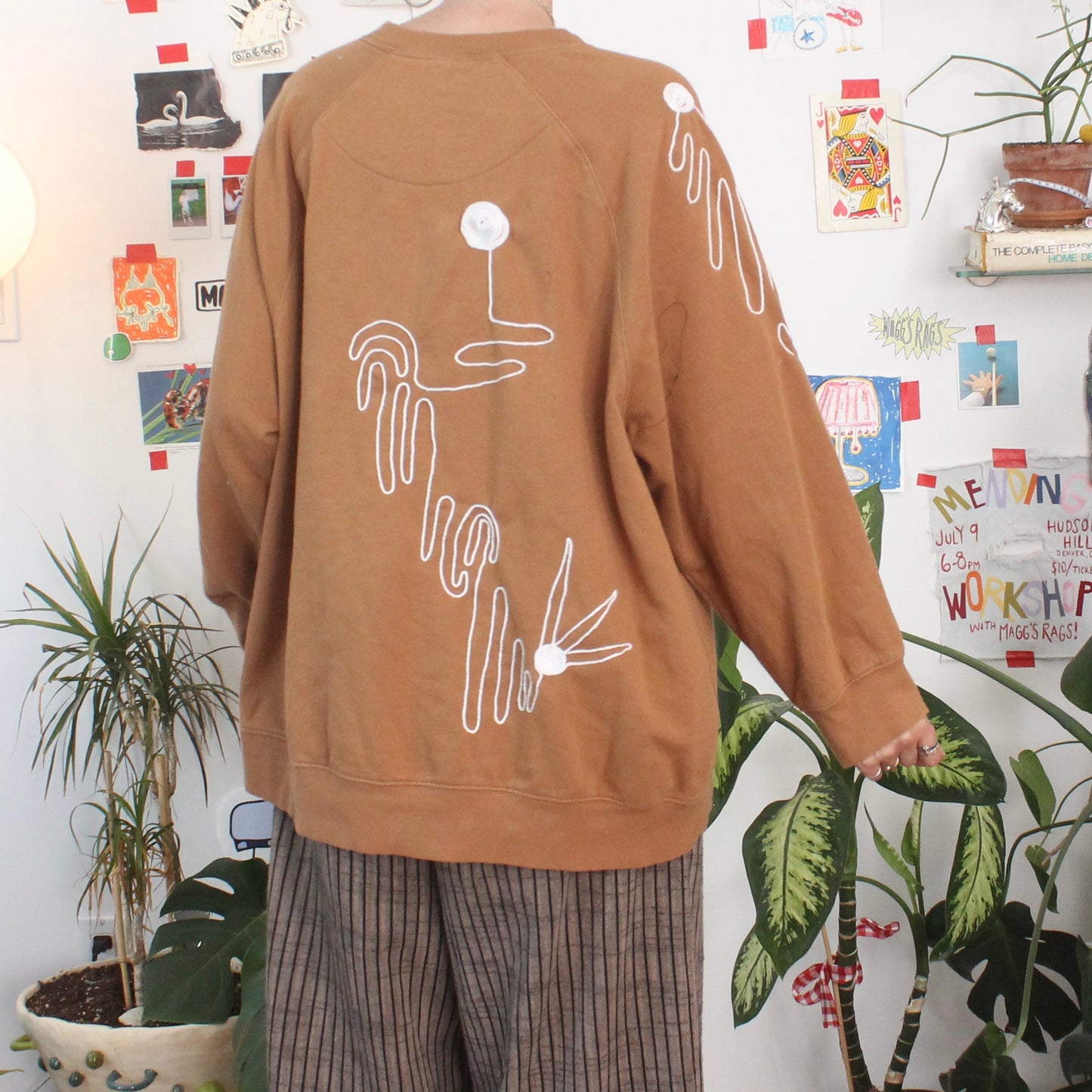 Beige swirly string crewneck(large)