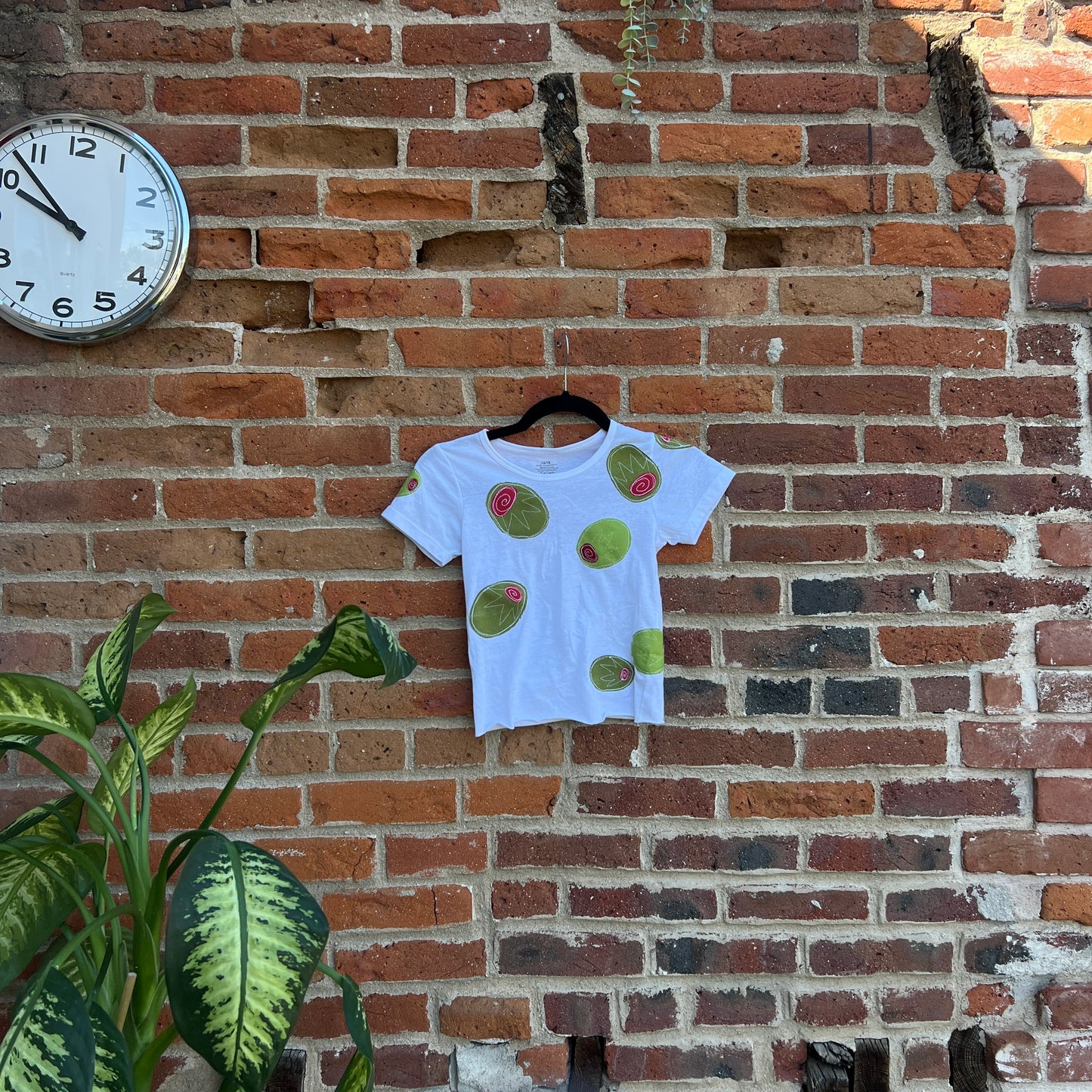 Olives all over baby tee (XS)