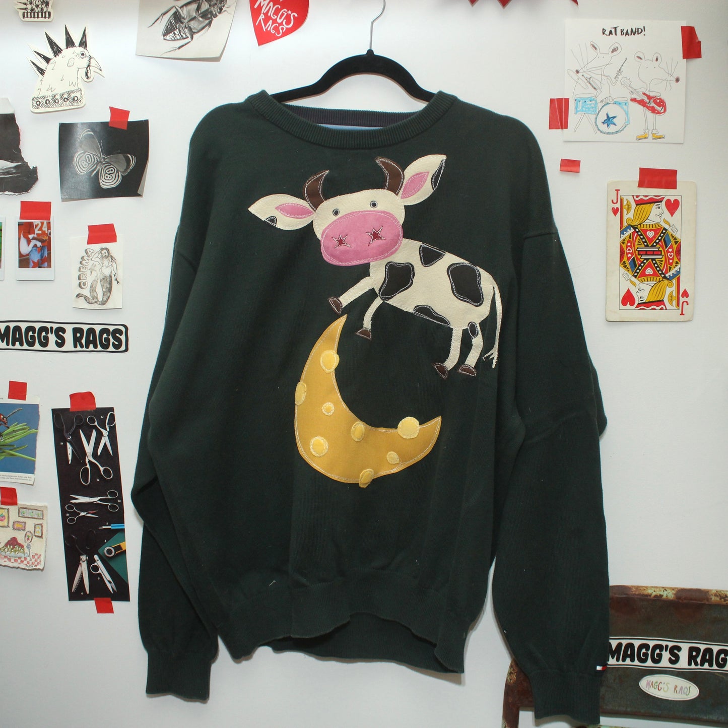 The cow jumped over the moon sweater(2XL)