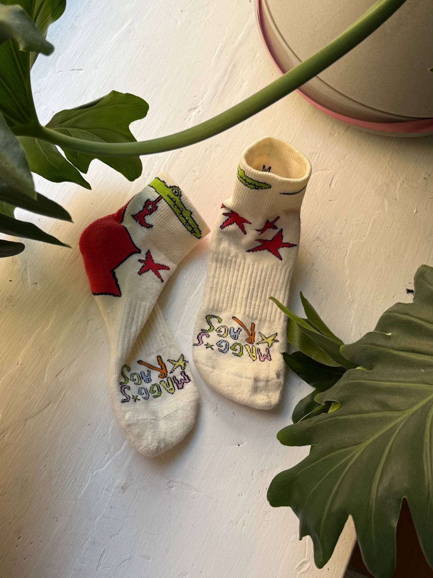360° alligator ankle socks!