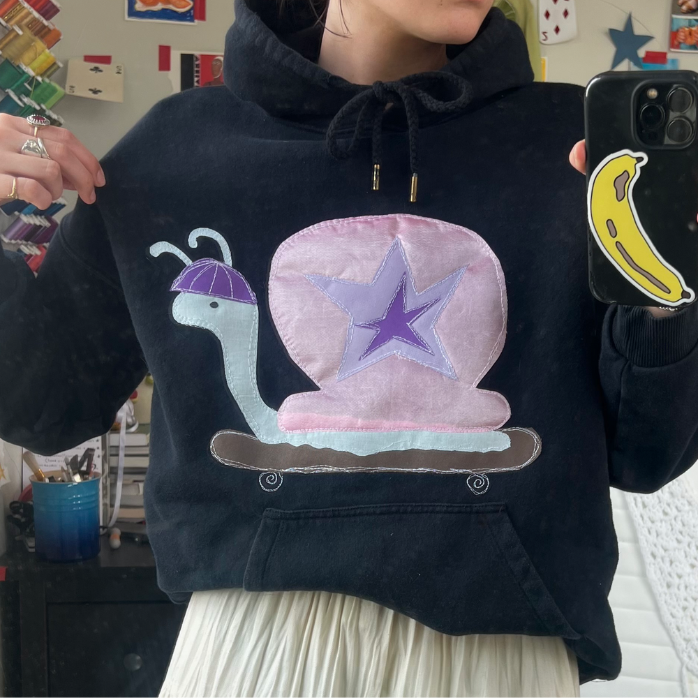 Skater snail hoodie(large)