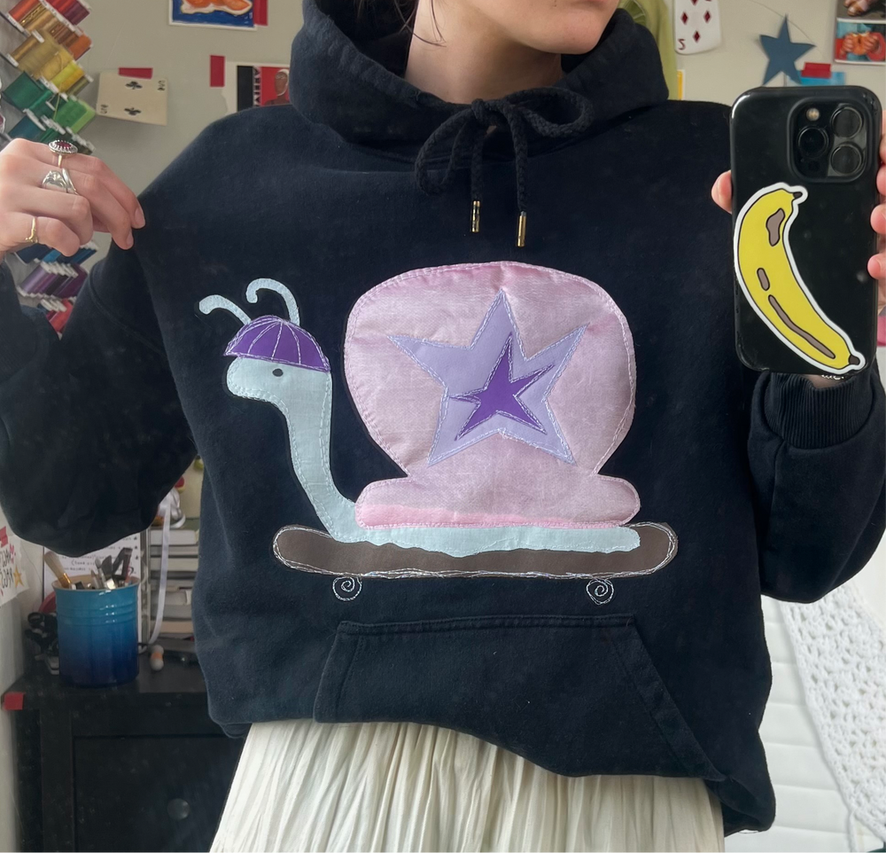 Skater snail hoodie(large)