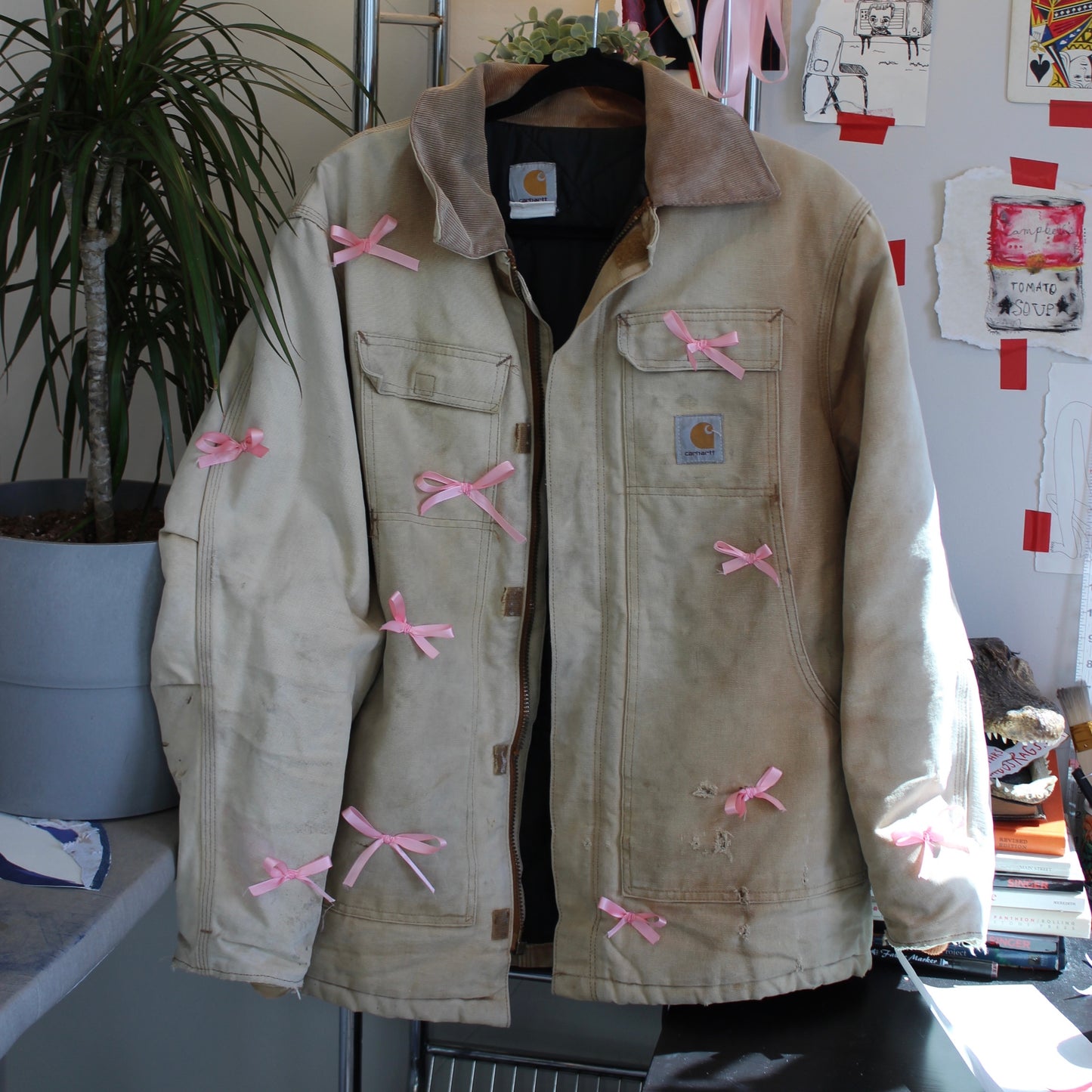 Pink bow carhartt jacket(zipper broken!)