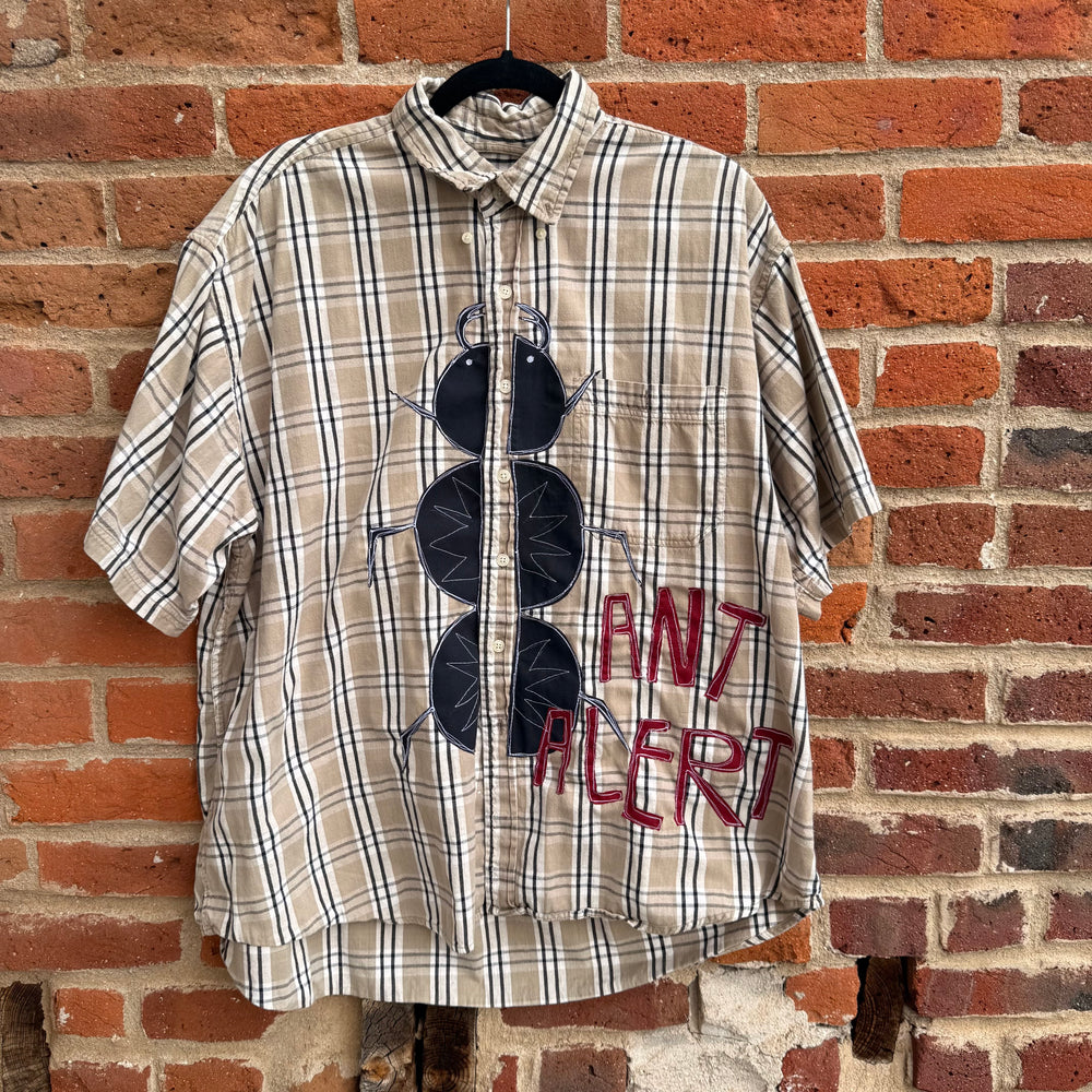 ANT ALERT! Button down