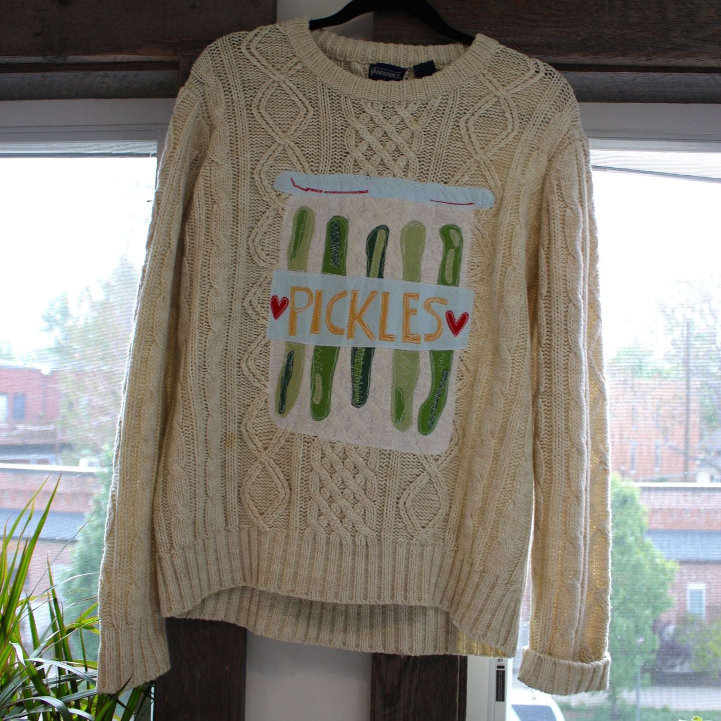 Pickle jar knit sweater(Large)