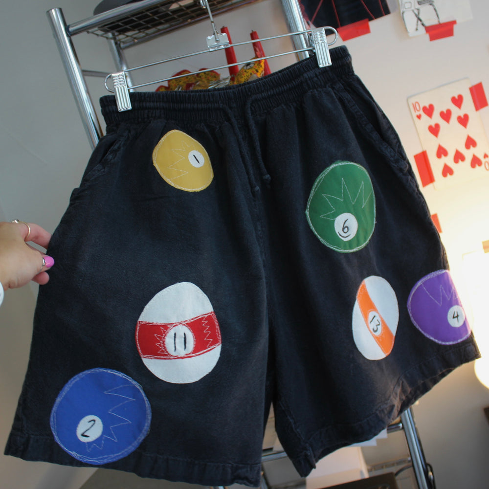 
                      
                        Billiard ball sweatshorts(large)
                      
                    