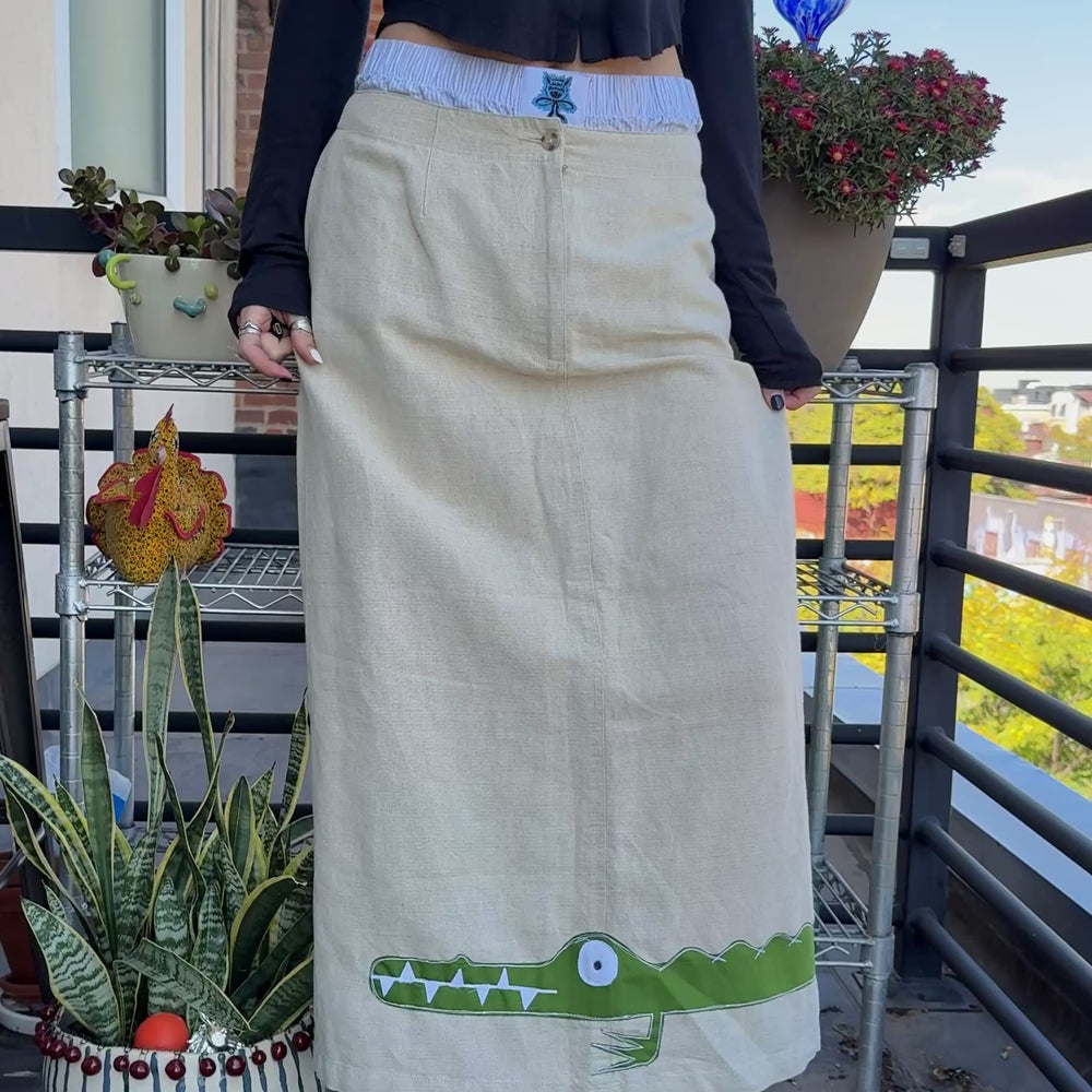 
                      
                        Load and play video in Gallery viewer, Linen gator maxi skirt(10)
                      
                    