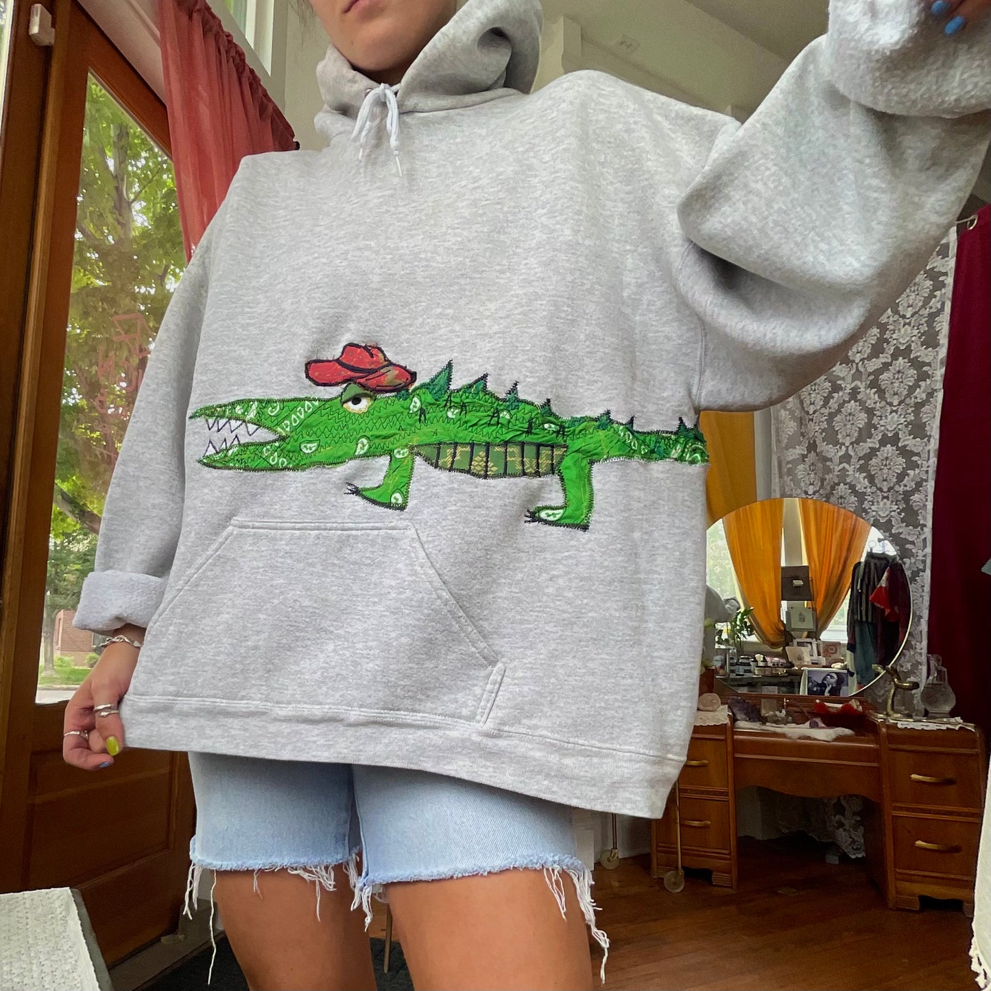 Appliqué alligator hoodie