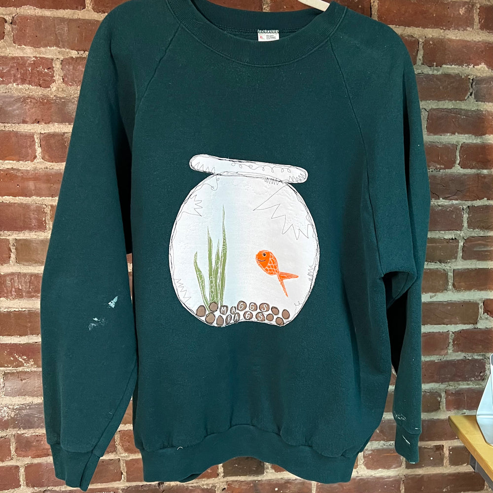 1/2 OFF!(paint stain on sleeve) goldfish crew