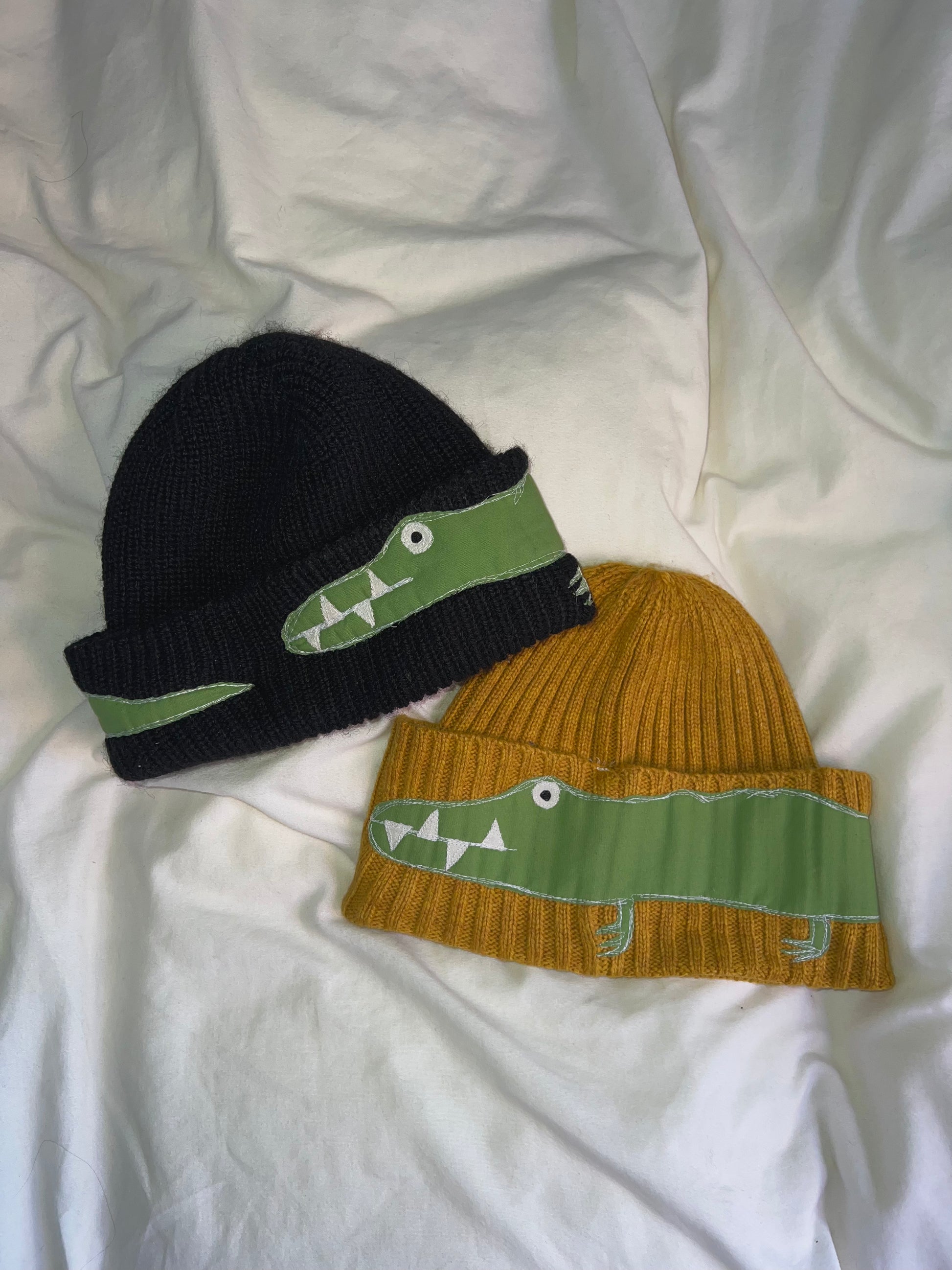 *CHILDREN’S SIZE* black wrap around alligator beanie - Magg's Rags 