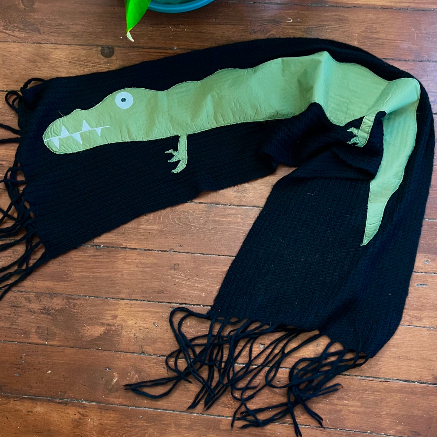 Wrap around gator scarf