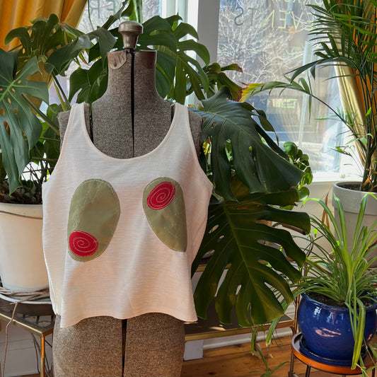 Olive (•)(•)’s tank